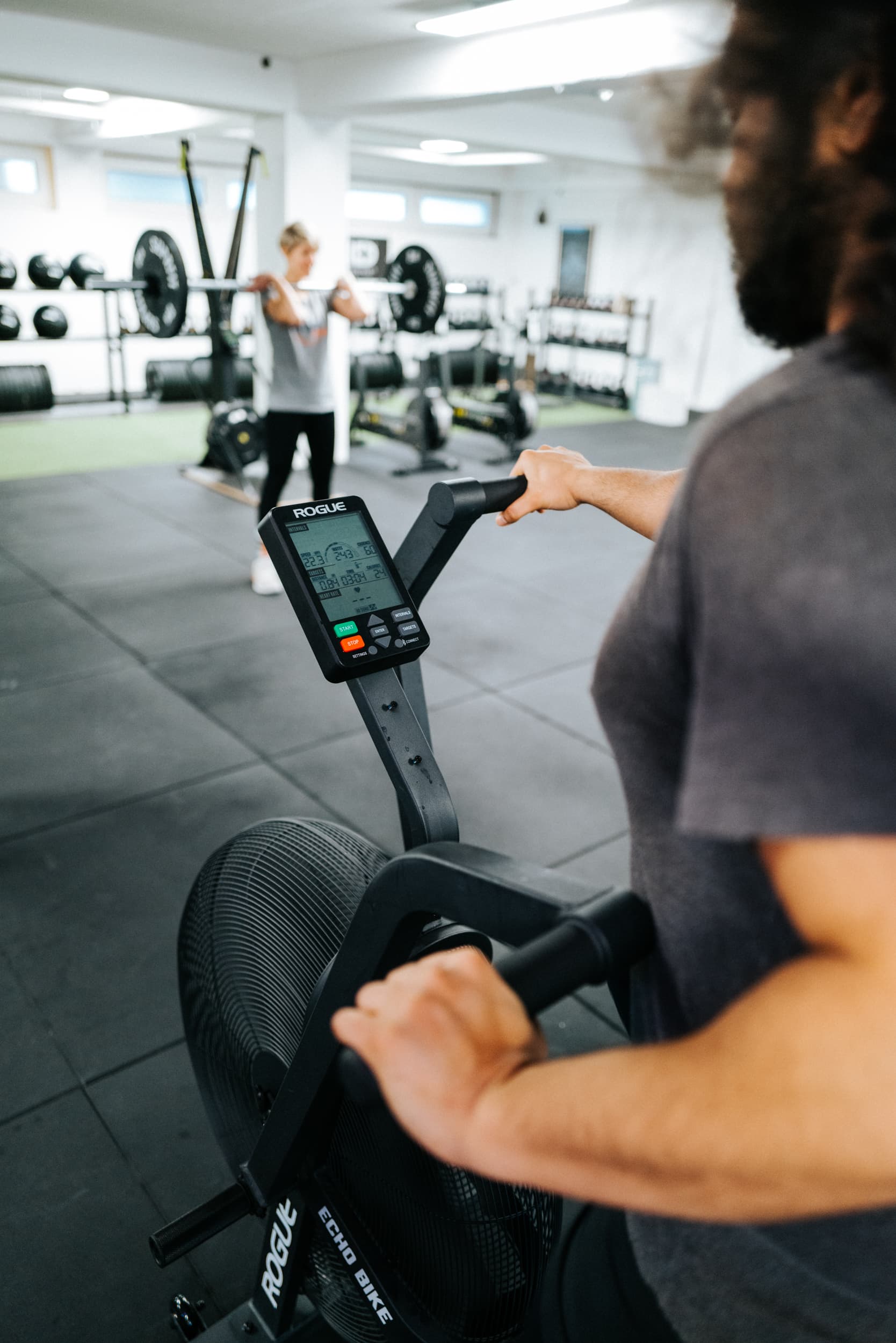 Fitnessprogramm für alle Altersgruppen und Fähigkeiten Fitnessprogramm für alle Altersgruppen und Fähigkeiten