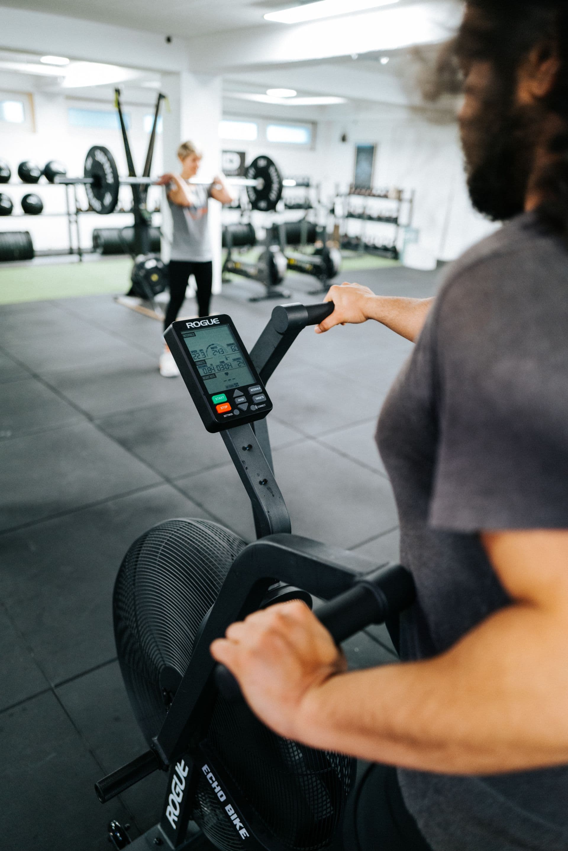 Fitnessprogramm für alle Altersgruppen und Fähigkeiten Fitnessprogramm für alle Altersgruppen und Fähigkeiten